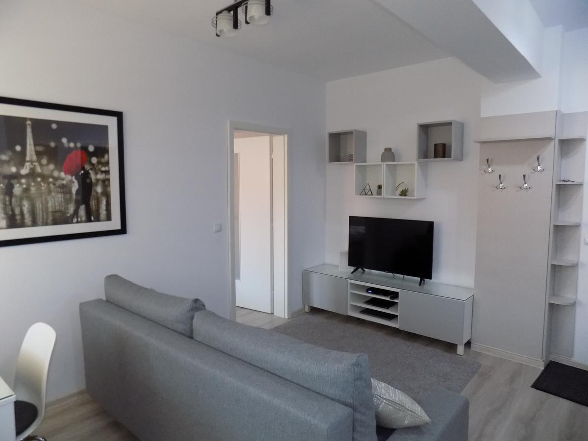 Rivera Apartments-Palasmall Яш Екстериор снимка